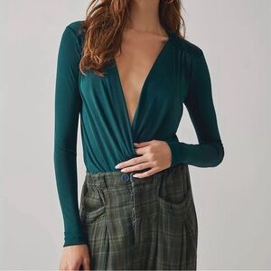 Intimately by Free People ‘Turnt’ Long-Sleeve Bodysuit in Pine Green Size Medium